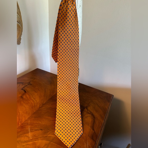 CHAPS Ralph Lauren Silk Tie. Orange with blue dot. Great condition! $12 - Picture 2 of 5